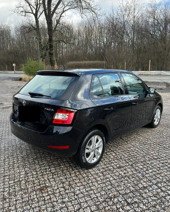 Skoda Fabia cena 30900 przebieg: 224000, rok produkcji 2019 z Poznań małe 29